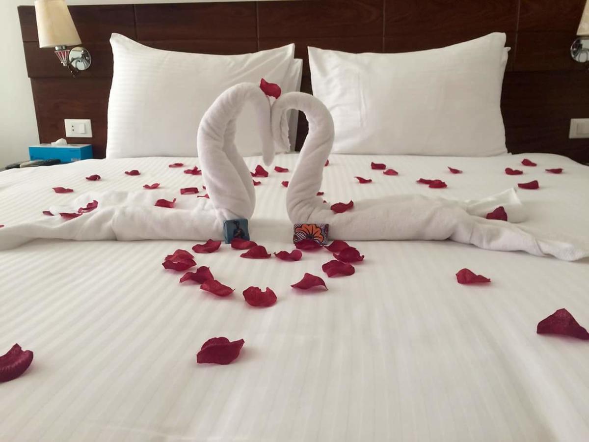 Hotel Bella Riva Киншаса Екстериор снимка