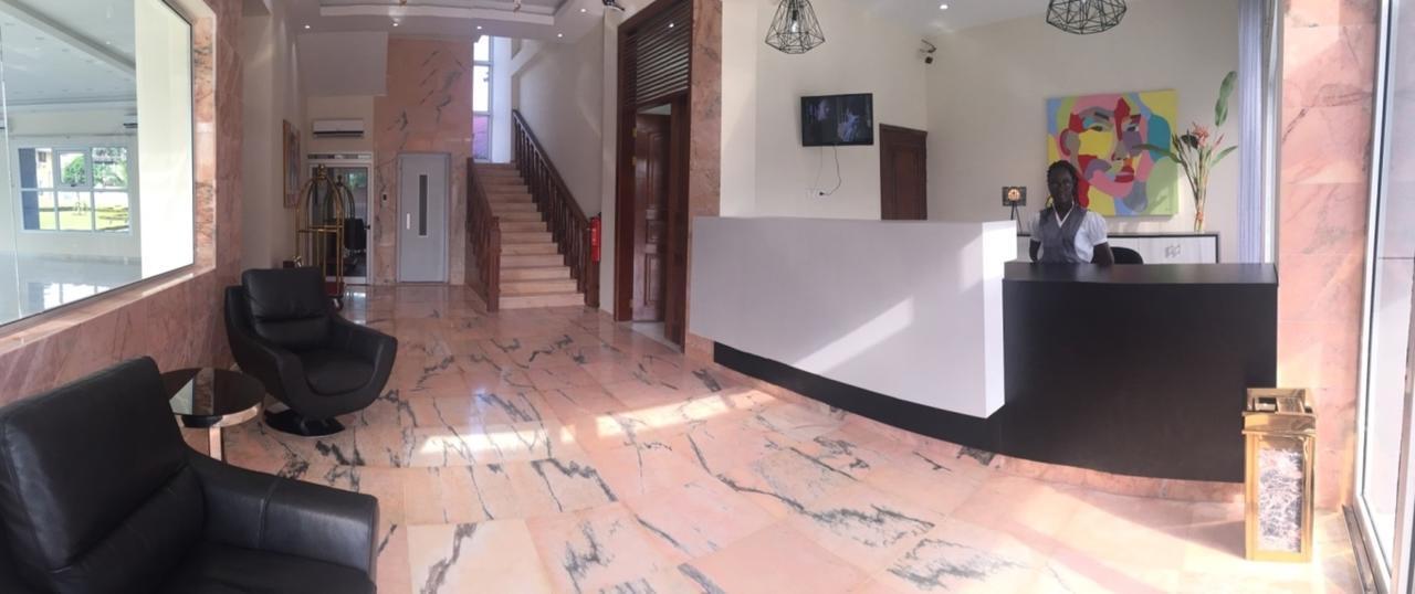 Hotel Bella Riva Киншаса Екстериор снимка